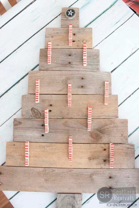 Handmade Pallet Wood Christmas Tree Photo & Card Holder
