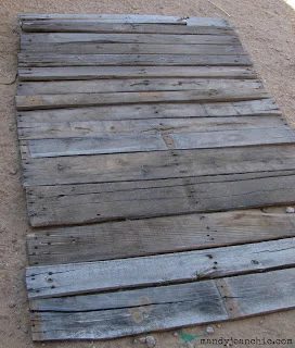 how to build a pallet wood wall