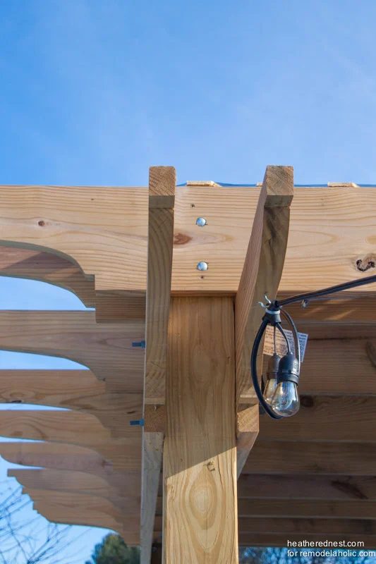 How to build a Handmade pergola, walkthrough www.heatherednest.com for Bekob.com