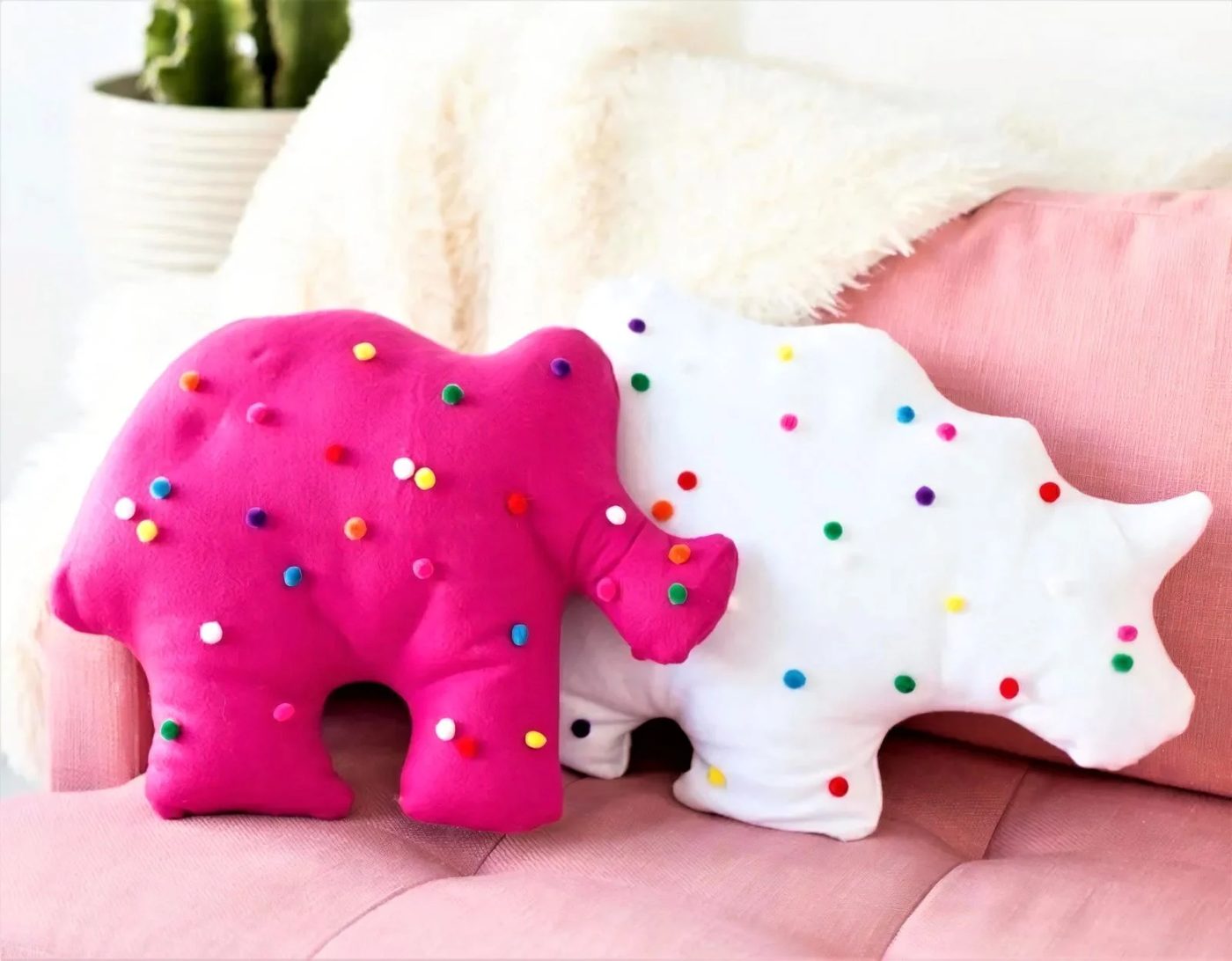 10 Circus Animal Cookie Pillows 8 1024x1536 1 023526