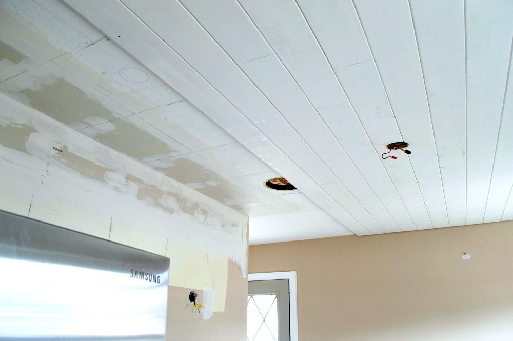 How to install a tongue and groove plank ceiling, by Chatfield Court featured on @Bekob