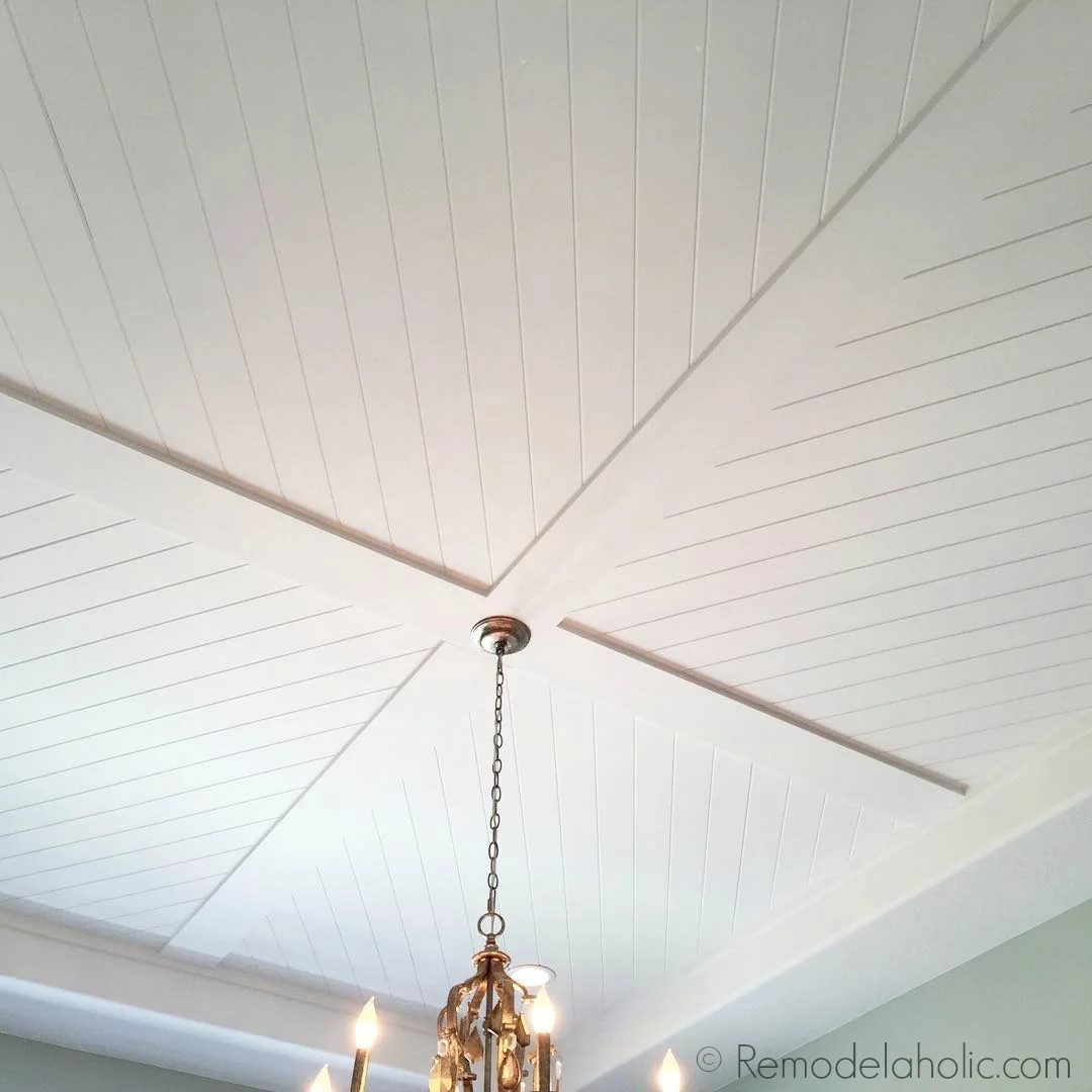striking diagonal planked shiplap ceiling design via Bekob