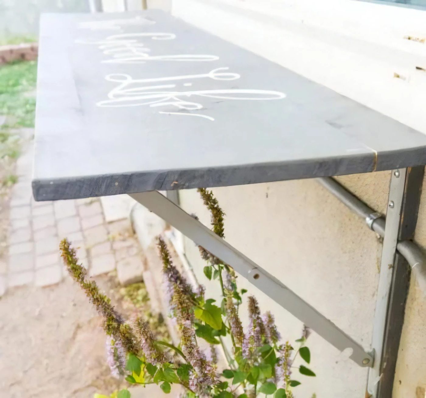 10a 5 How To Build A Bar Height Table Against Your House By Tried And True Featured On @Bekob 045947