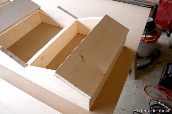 11c Rustic Wood Wall Storage Bins walkthrough Bekob