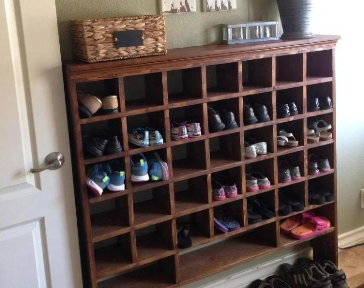 14a How To Build A Vintage Style Mail Sorter To Organize Shoes 7 E1449689282758 600x800 094114