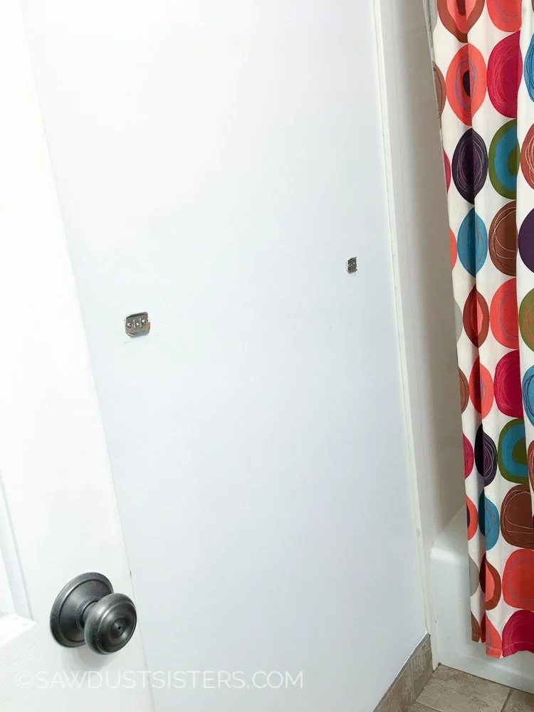 2 How To Update Your Bathroom Walls With A Plank Wall, By Sawdust Sisters Featured On @Bekob