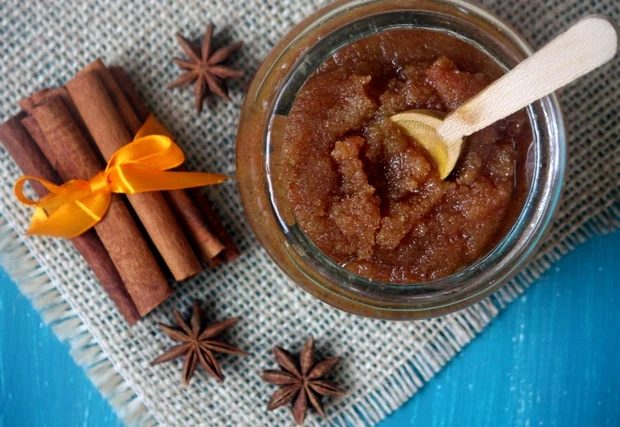 If you love the luxury of sugar scrubs but hate the luxury price tag, try making your own! Use essential oils for any of these Handmade sugar scrub recipes. 25 Refreshing Handmade 