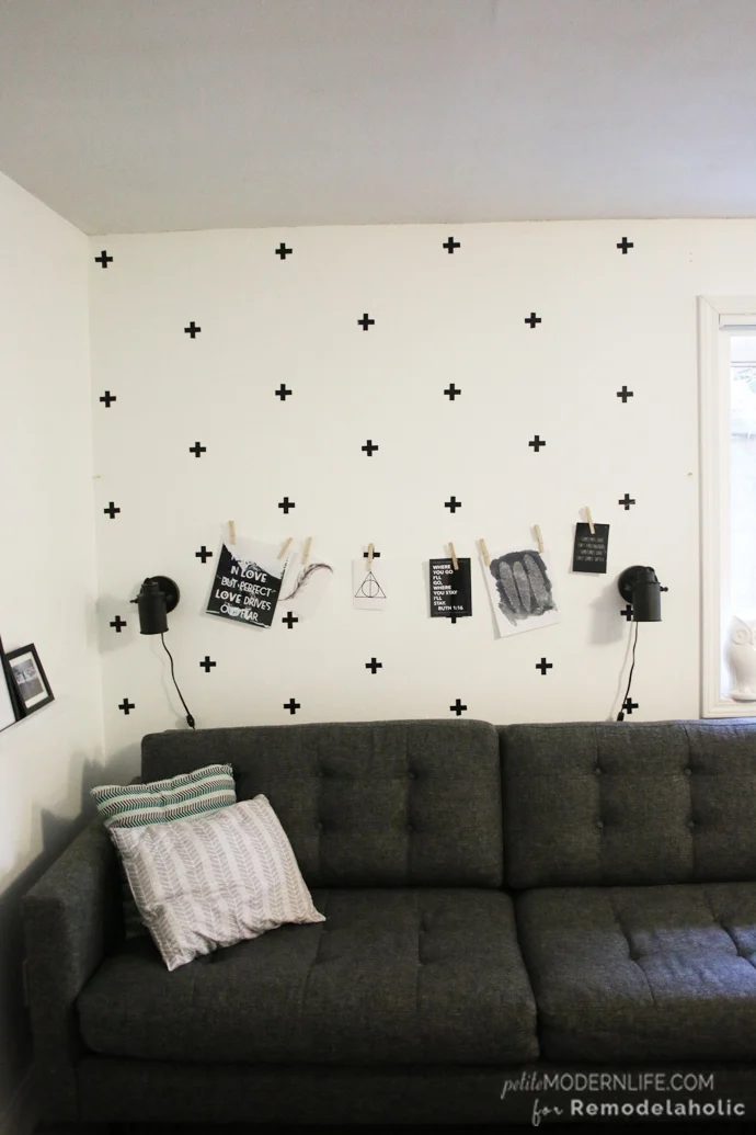 This Handmade Swedish Cross Wall is a fantastic way to add character to any wall for under $4 and 1 hour of straightforward work!