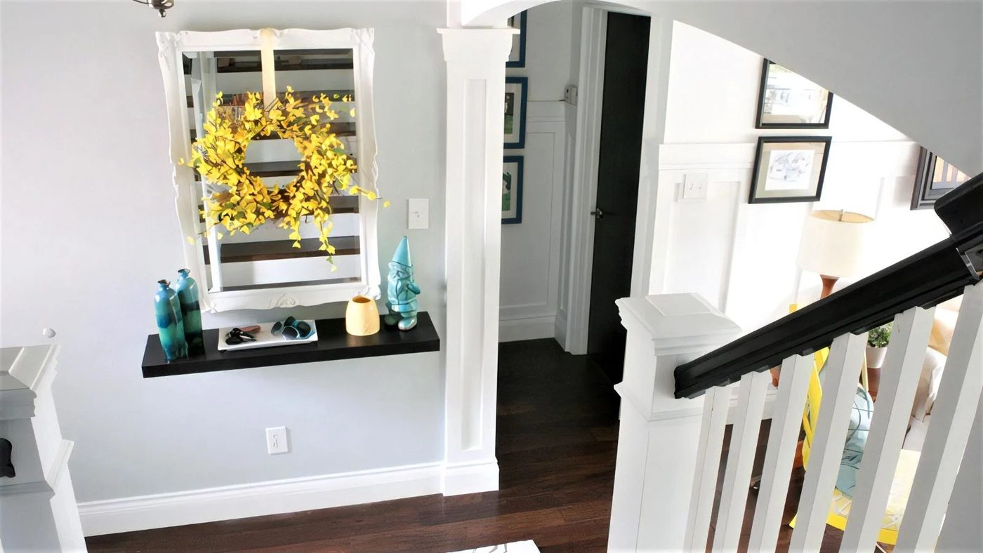 Tray On Front Entry Table