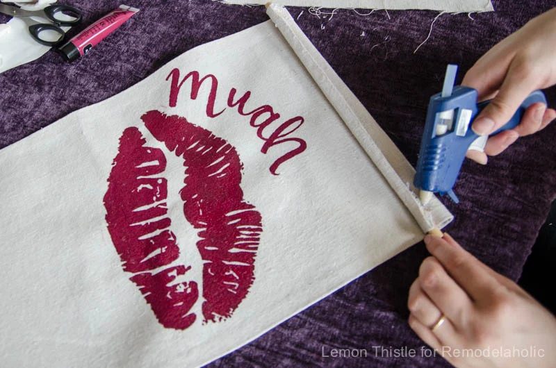 Handmade Valentine's Day Banner- it's about time I found some Valentine decor that's not tacky!