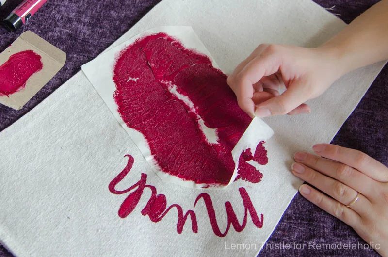 Handmade Valentine's Day Banner- it's about time I found some Valentine decor that's not tacky!