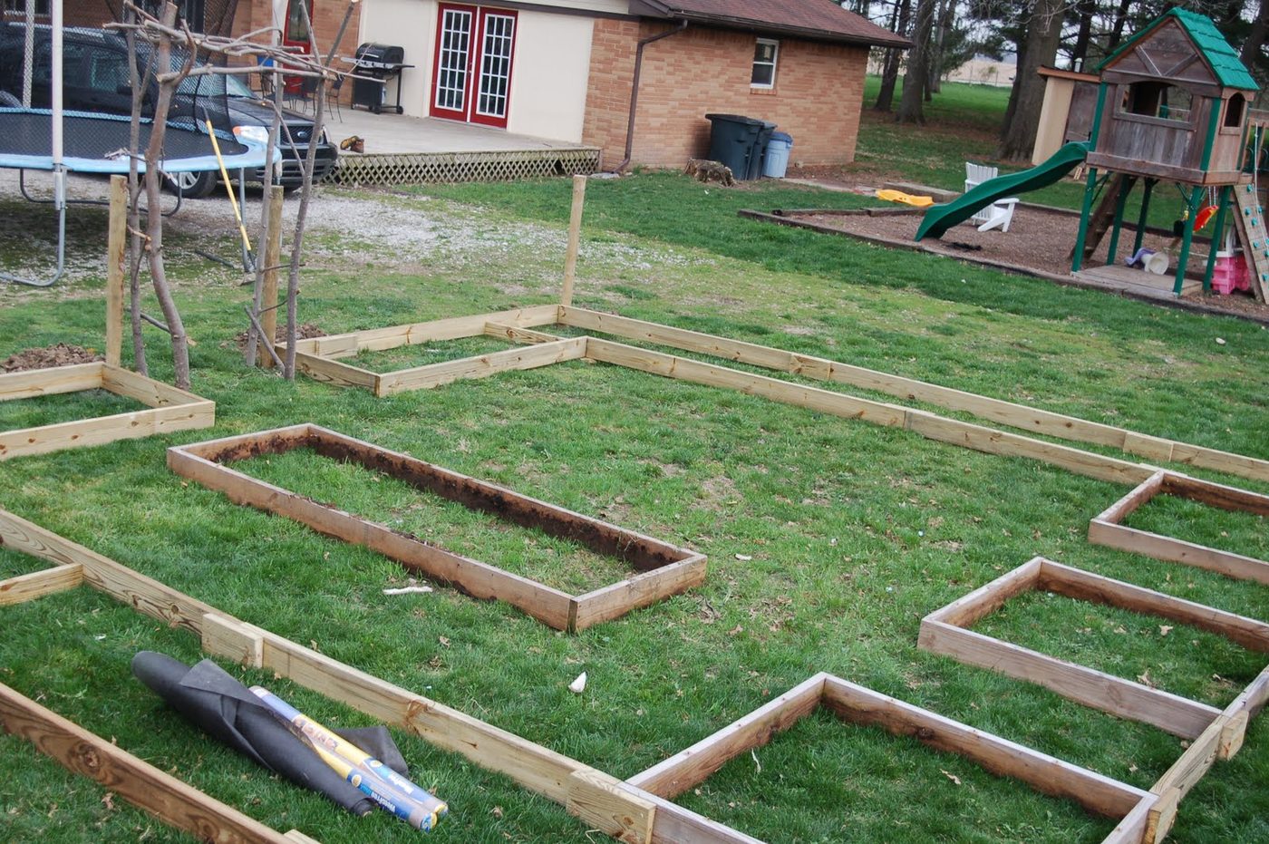 Handmade Vegetable Garden options Raised Garden Bed Layout, Shortie's Funny Farm Featured On Bekob