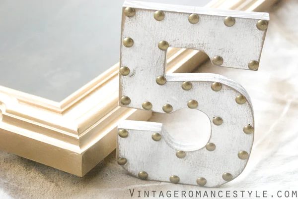 paint and nailhead number - Vintage Romance Style via @Bekob