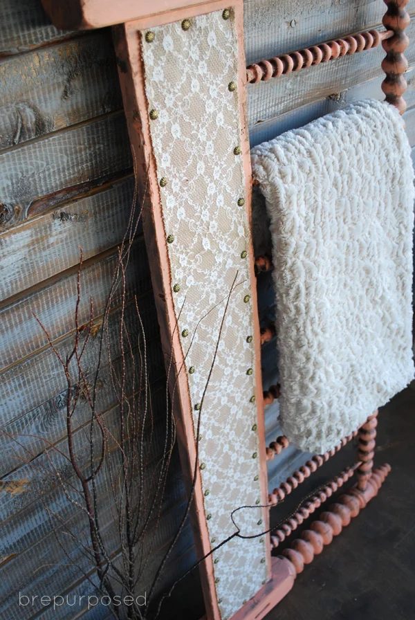 headboard turned quilt rack - Brepurposed via @Bekob