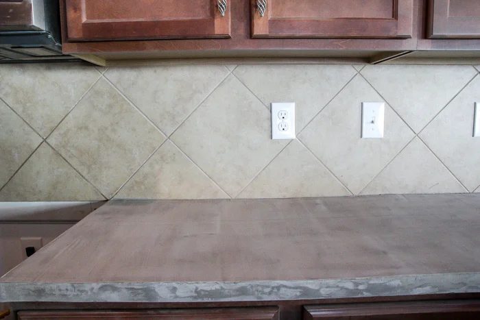 Whitewashed faux brick backsplash (2 of 18)