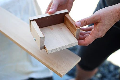 Diy Jig To Attach Wood Boards To A Cinder Block Fence For A Vertical Garden Planter Wall, The Garden Glove Featured On Bekob