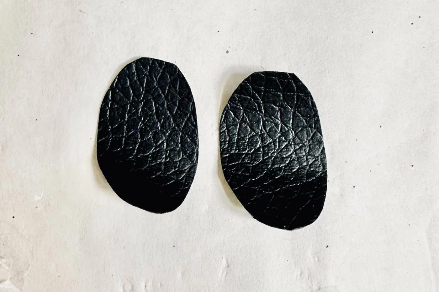 direct Dollar Tree Ghost Mop Handmade walkthrough, Bekob - large oval ghost eyes from leather