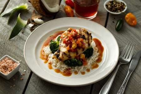 Dragonfly Chicken | FOODIEaholic.com #recipe #cooking #chicken #dragonfly #spicy #rice #sauce