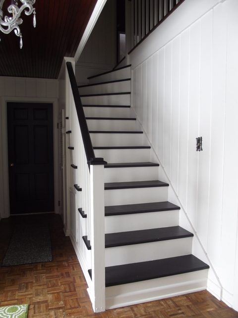 painted staircase makeover, Chapter37 on Bekob.com