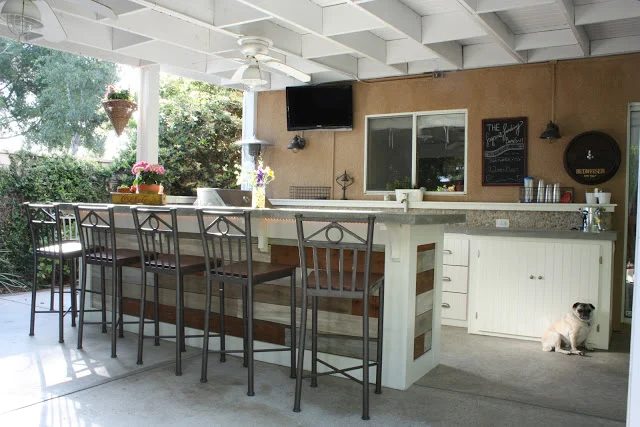 outdoor kitchenette, via Bekob