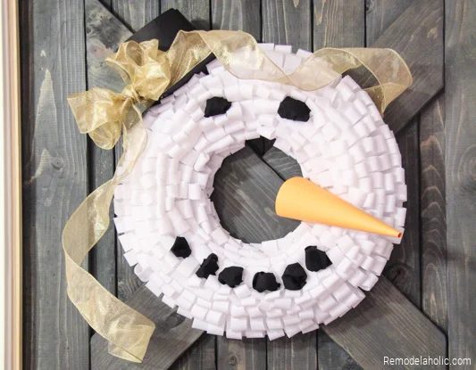 Winter Decorations: Snowman Wreath