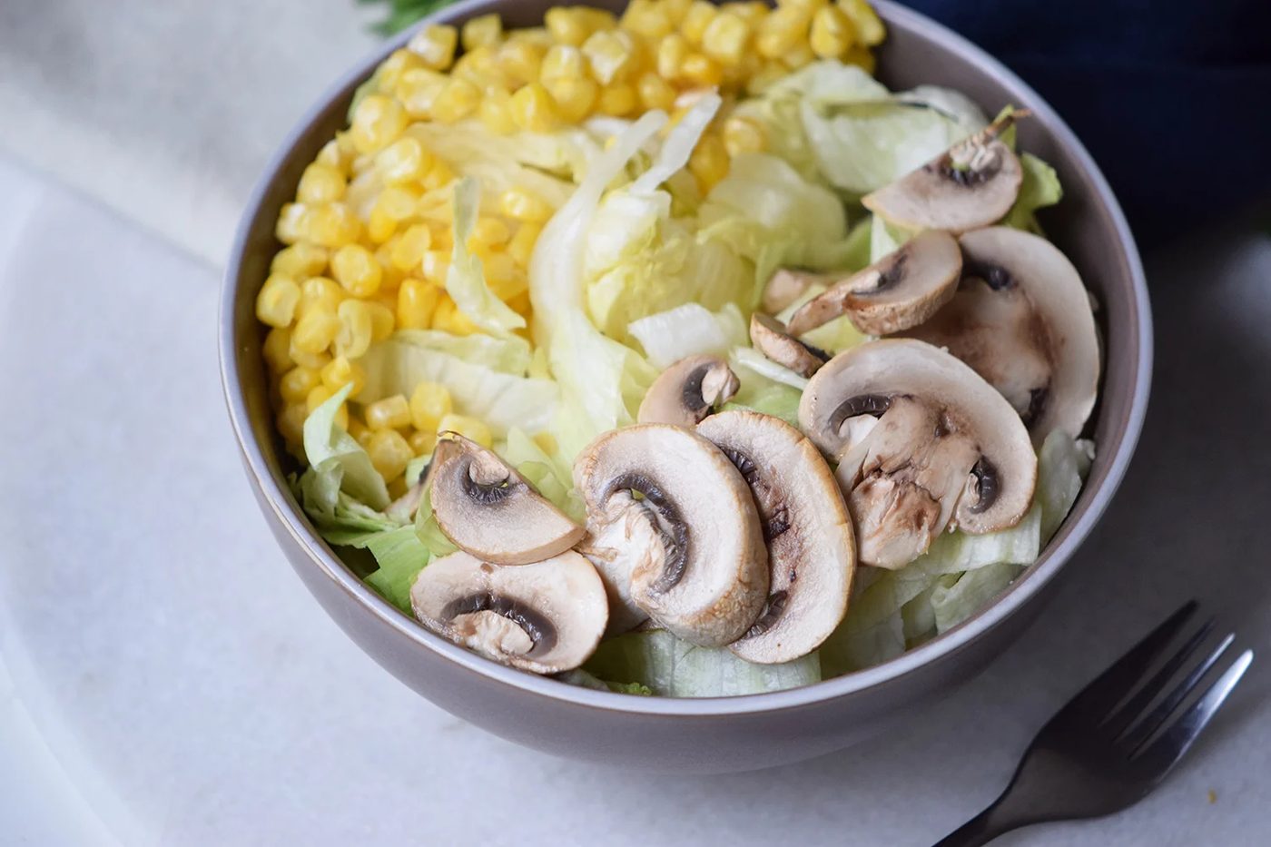 A quick, filling, and yummy lunch option. Easiest Grilled Mushroom Salad via Bekob.com