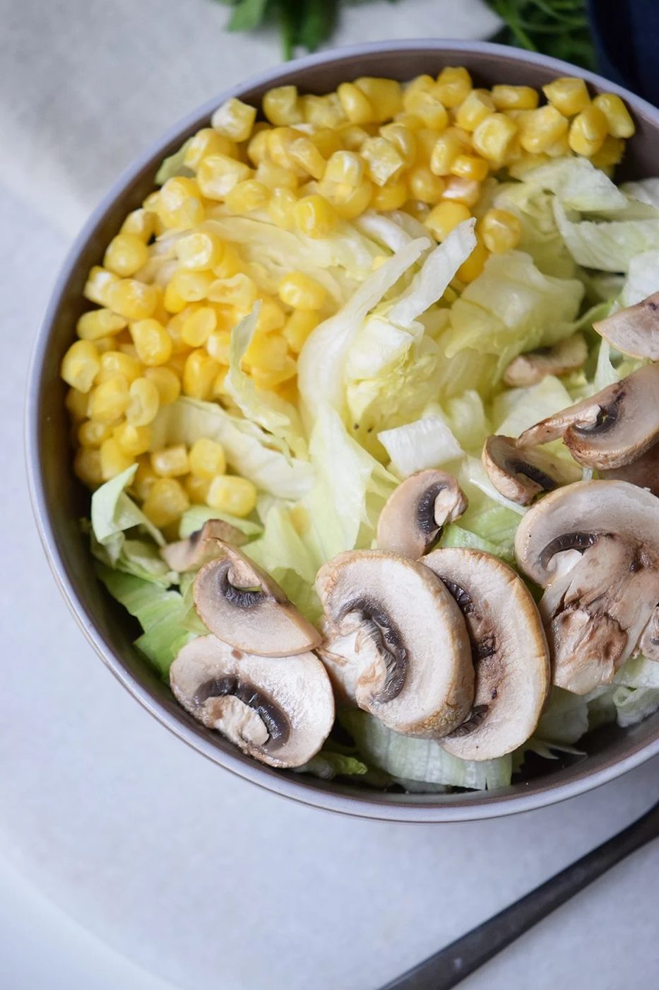 A quick, filling, and yummy lunch option. Easiest Grilled Mushroom Salad via Bekob.com