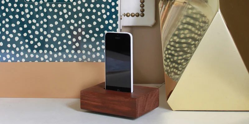 direct Knock-off Phone Charging Station