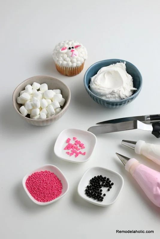 Easter Cupcakes: How to Decorate a Spring Lamb Cupcake