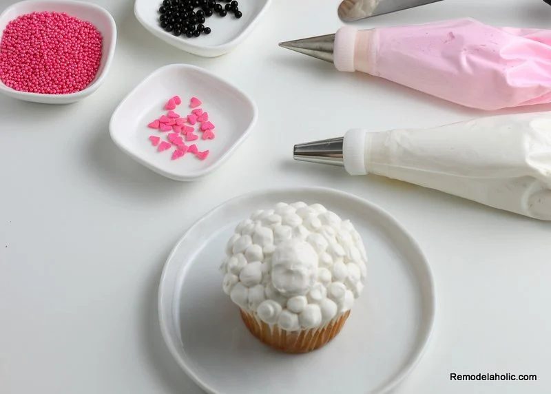 Easter Cupcakes: How to Decorate a Spring Lamb Cupcake