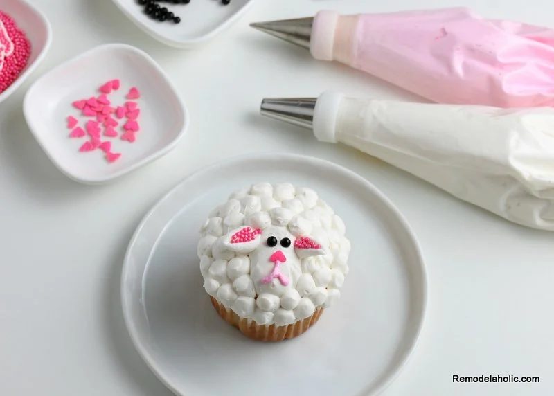 Easter Cupcakes: How to Decorate a Spring Lamb Cupcake