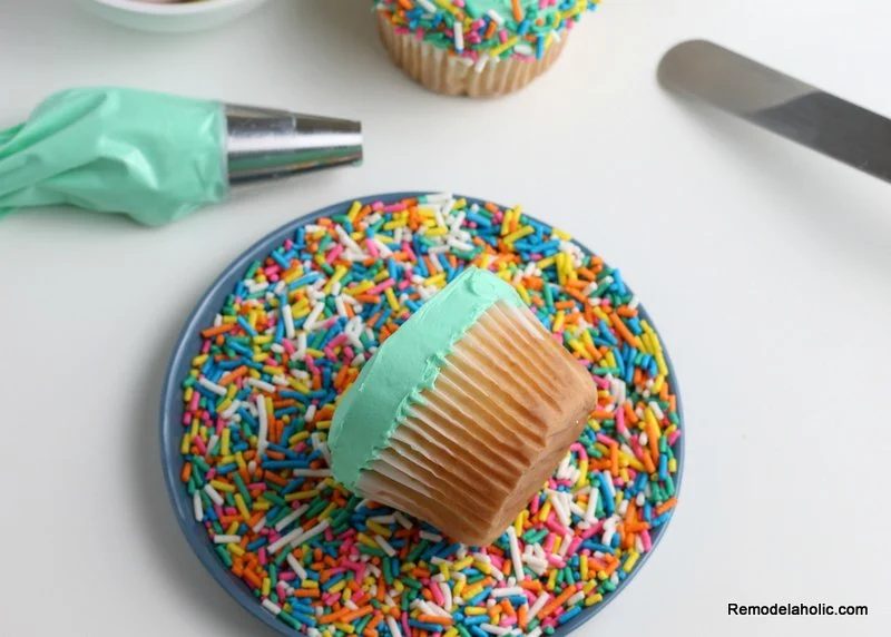 Easter Cupcakes: How to Decorate an Easter Egg Nest Cupcake