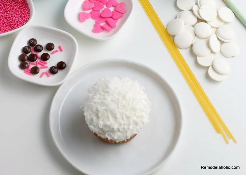 straightforward Easter Cupcakes: How to Decorate an Easter Bunny Cupcake