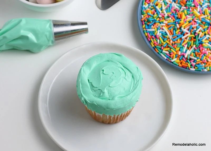 Easter Cupcakes: How to Decorate an Easter Egg Nest Cupcake