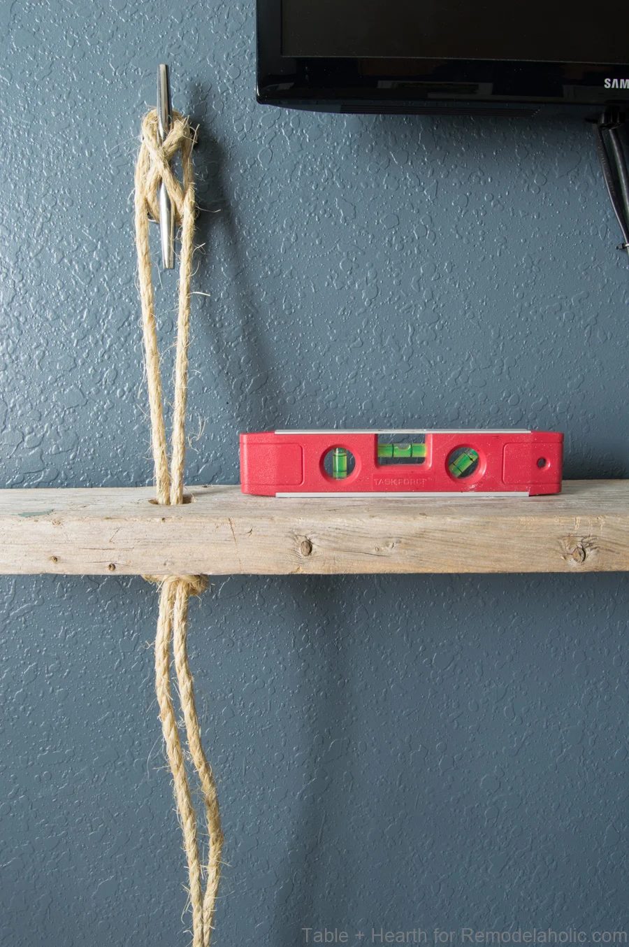 Handmade reclaimed wood floating rope shelf walkthrough | How to hang straightforward hanging rope shelves for decor and electronics #Bekob