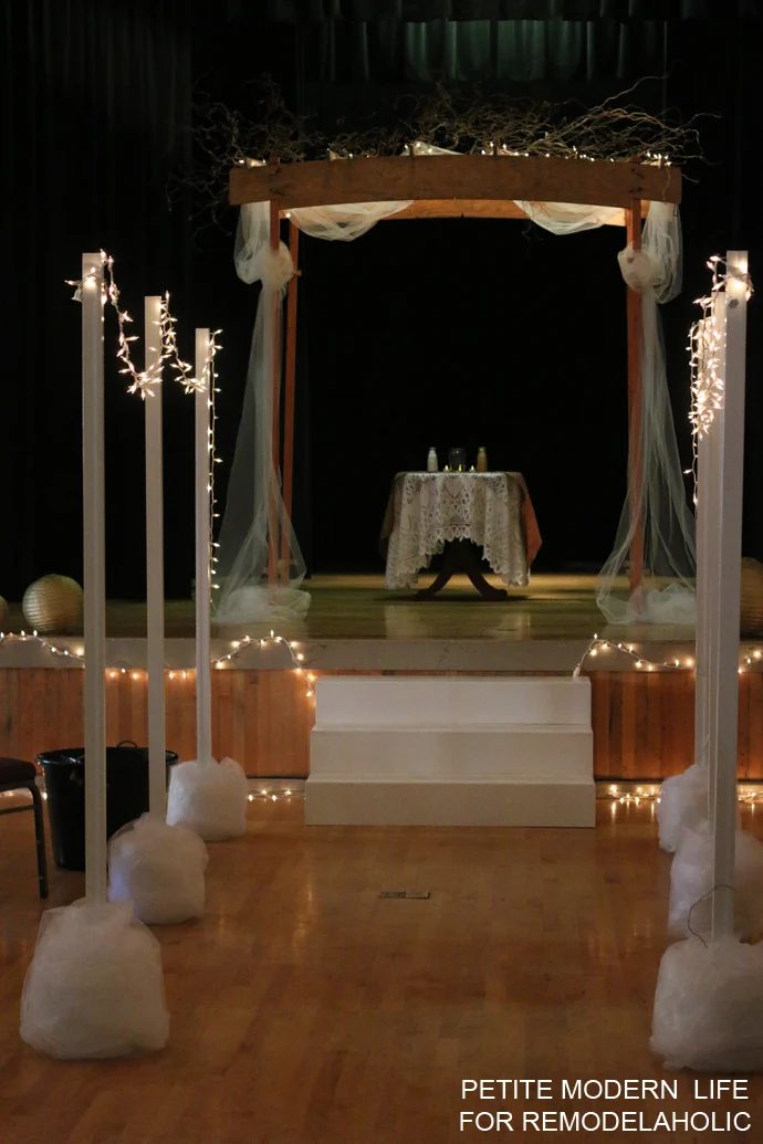 The well fitted straightforward light stands for your next garden party, indoor wedding, or shower!