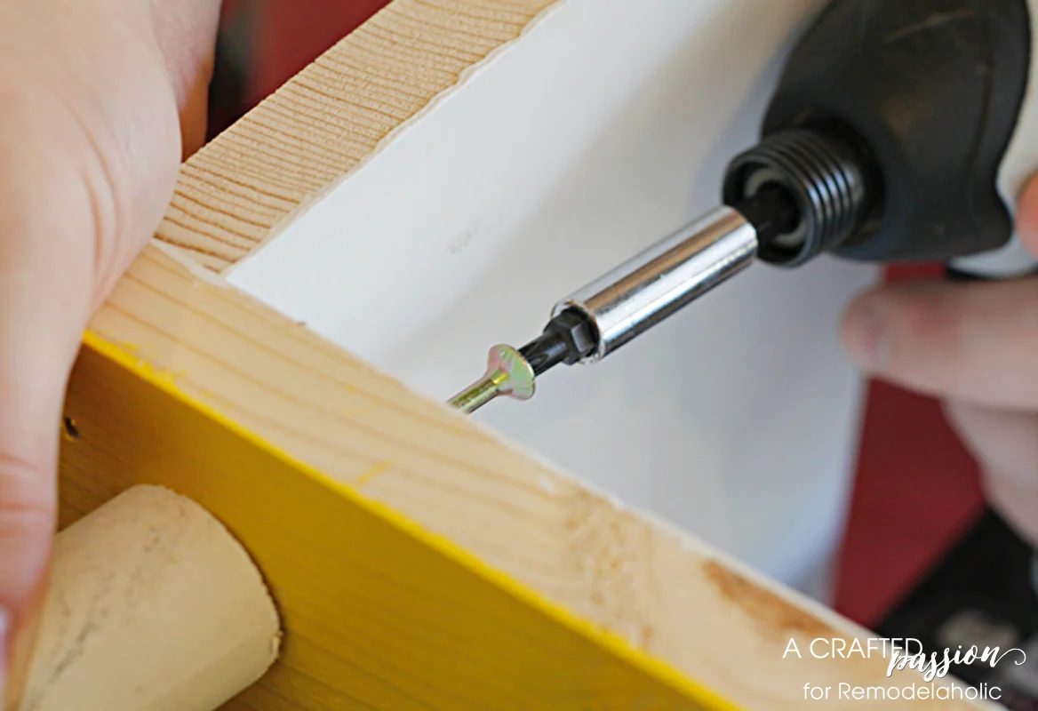 Modern side table walkthrough by A Crafted Passion featured on @Bekob