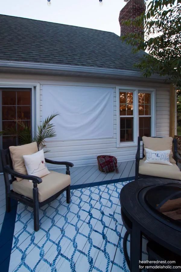Handmade-outdoor-movie-screen-heatherednest.com-2