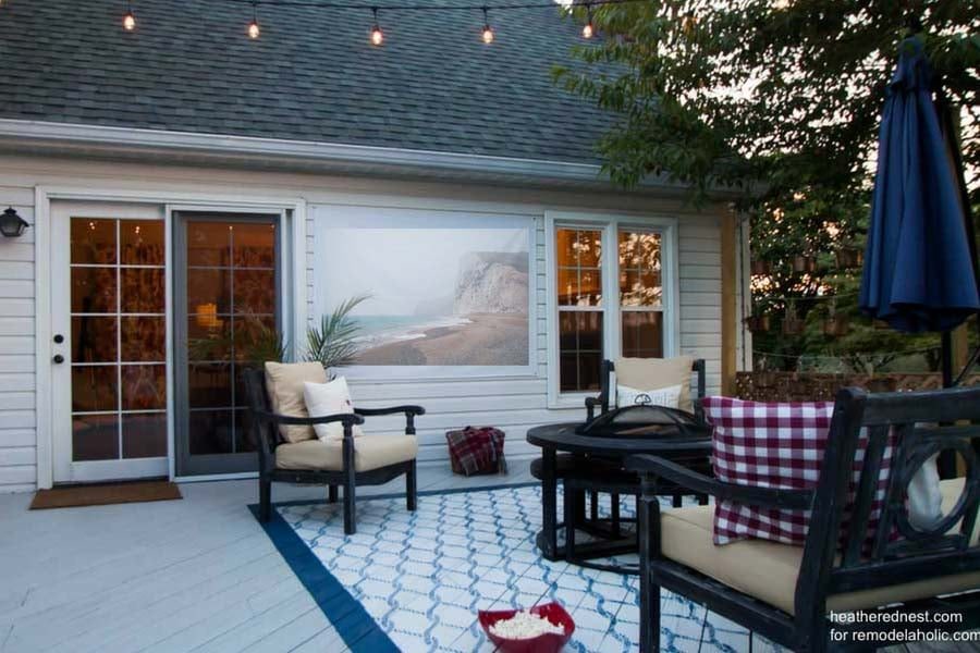 Handmade-outdoor-movie-screen-heatherednest.com-1-5