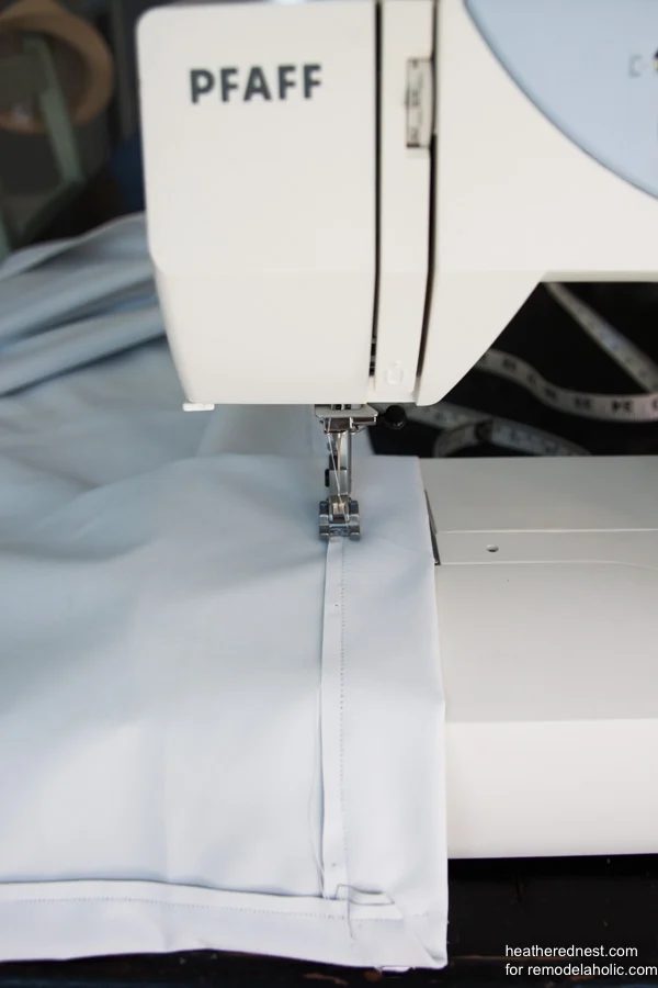 Handmade-outdoor-movie-screen-heatherednest.com-1-2