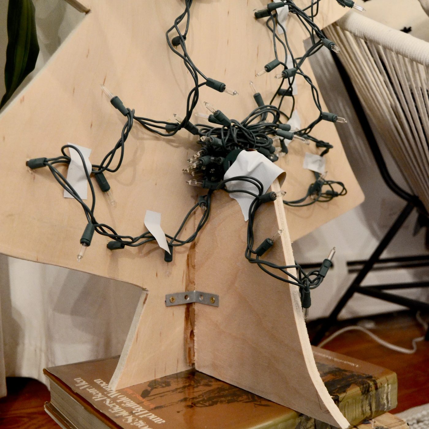 How To Build An straightforward Handmade Plywood Christmas Tree With Lights 06, Best Friends Pizza Club Featured On Bekob
