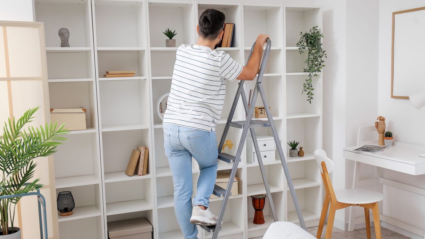 Shelf Success: Handmade Transformations for Beginners!