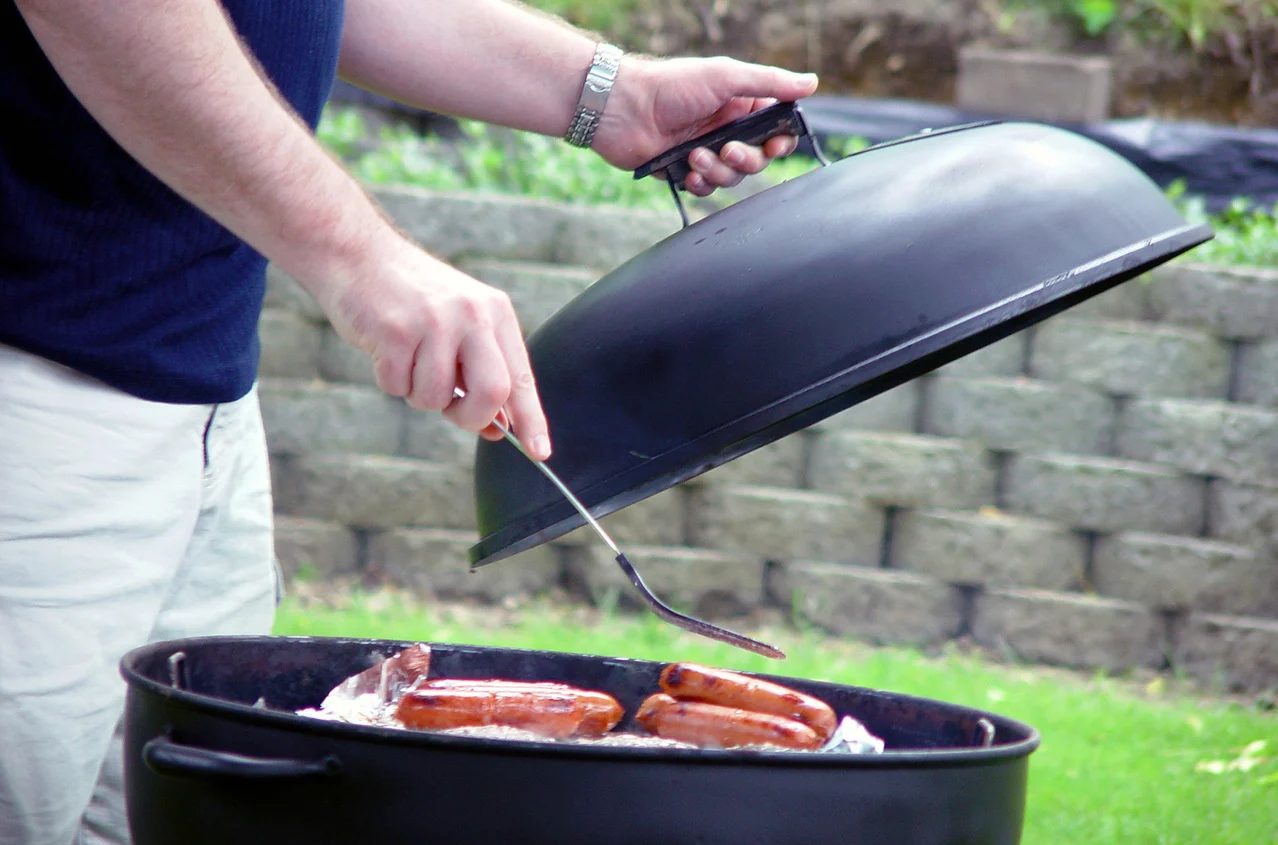 Fall Cleaning Projects: cleaning the grill