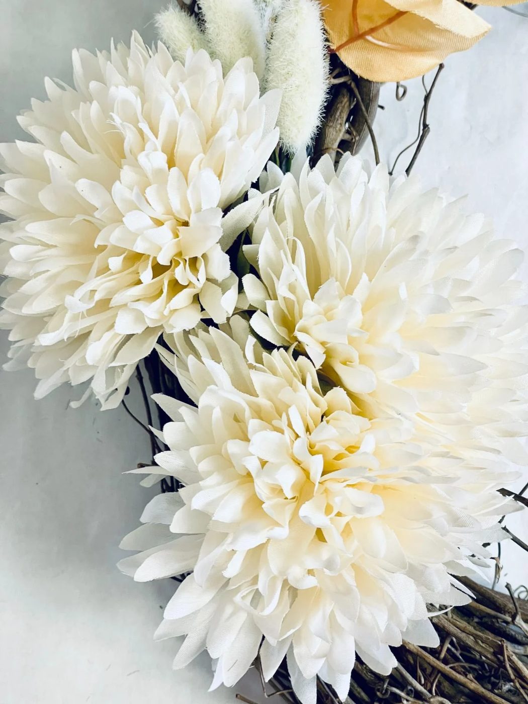 White Mum Farmhouse Dollar Tree Fall Wreath, Bekob (7)