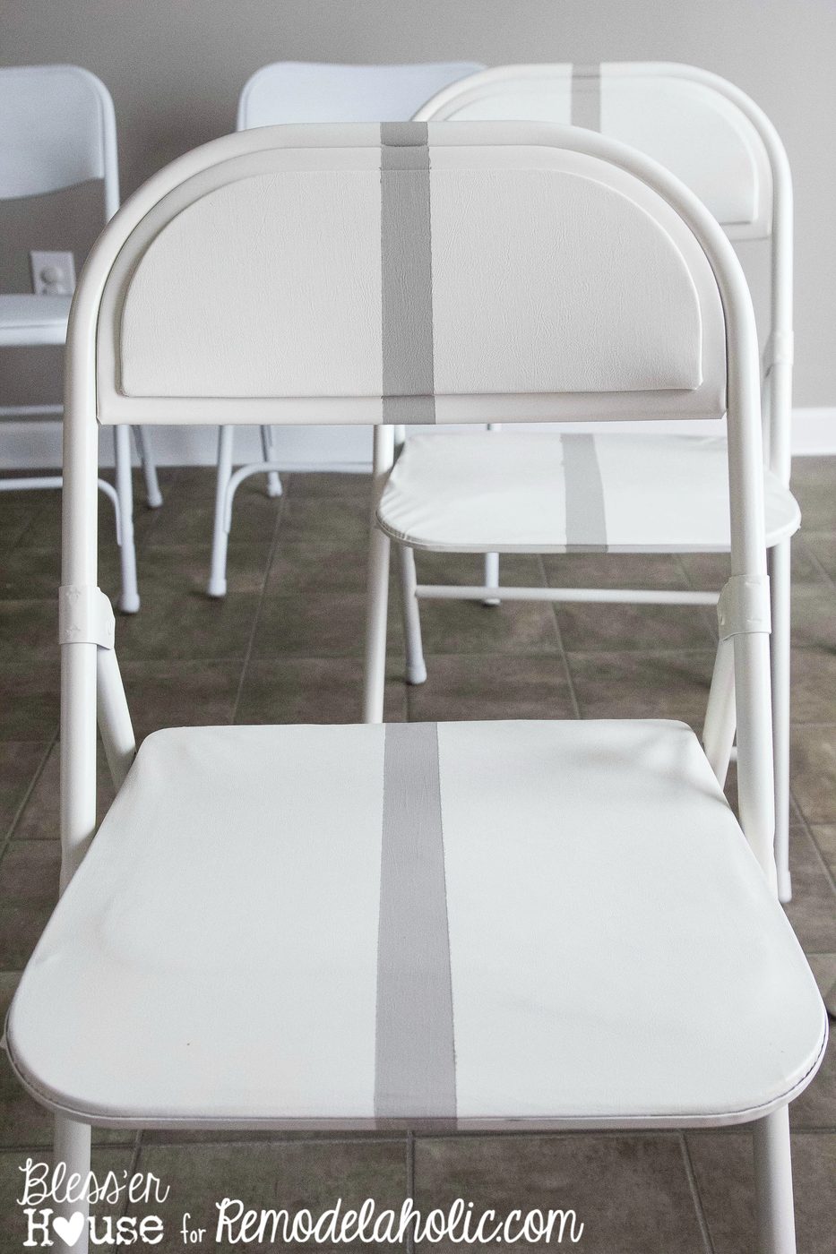 Painted Folding Chair Makeover | Bekob.com