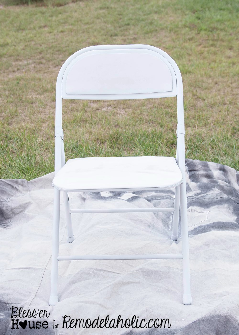 Painted Folding Chair Makeover | Bekob.com