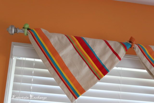 straightforward no-sew window valance via Bekob
