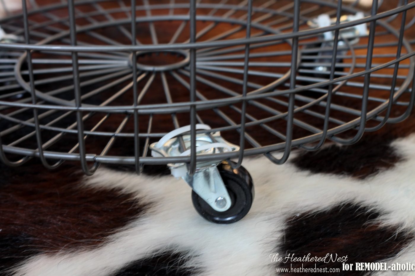 handmade rolling wire bin walkthrough - The Heathered Nest on @Bekob