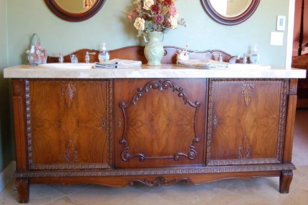 Elegant Vintage Master Bathroom Makeover