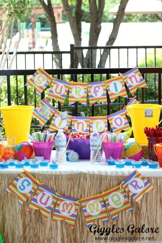 Host an solid end of school year party and welcome summer in style! Here is a ton of inspiration that will make your summer kick-off great! 36 End of School Year Party options - Ti